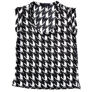 Eclair pullover top women size XS houndstooth print black white short sleeve